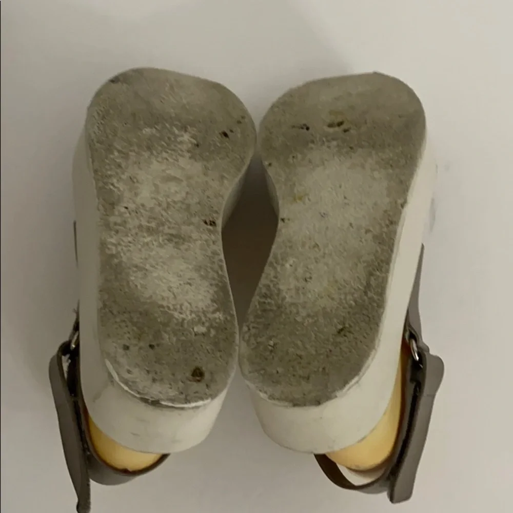 Authentic Vince grey leather designer sandals Sz 7